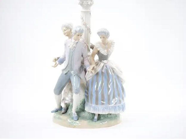 Beautiful Lladro Lamp set - Image 2